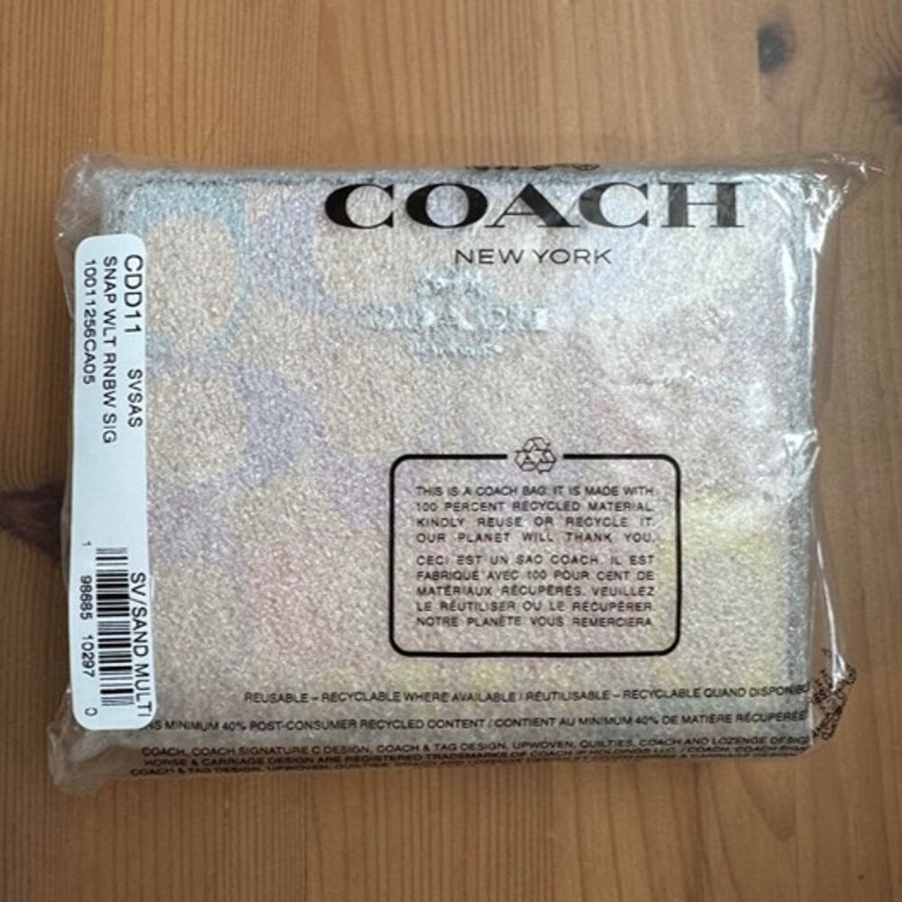 ❤️ Coach Snap Wallet In Rainbow Signature Canvas - Picture 4 of 6